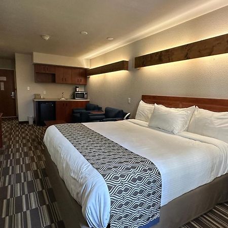 Microtel Inn And Suites By Wyndham Miami Ok Exteriör bild