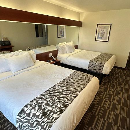 Microtel Inn And Suites By Wyndham Miami Ok Exteriör bild